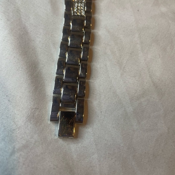 Women’s silver tone watch folio - Picture 5 of 7